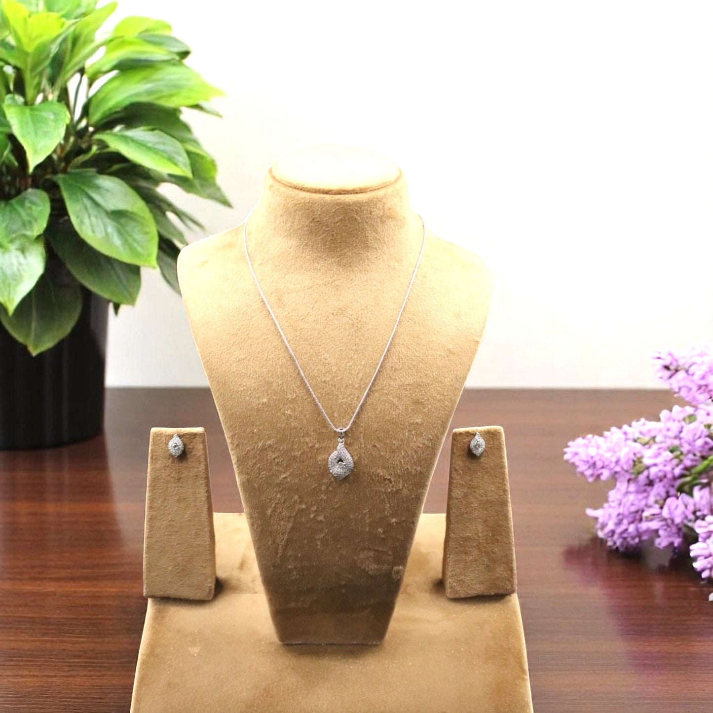 Silvery Ekamala American Diamond Pendant set