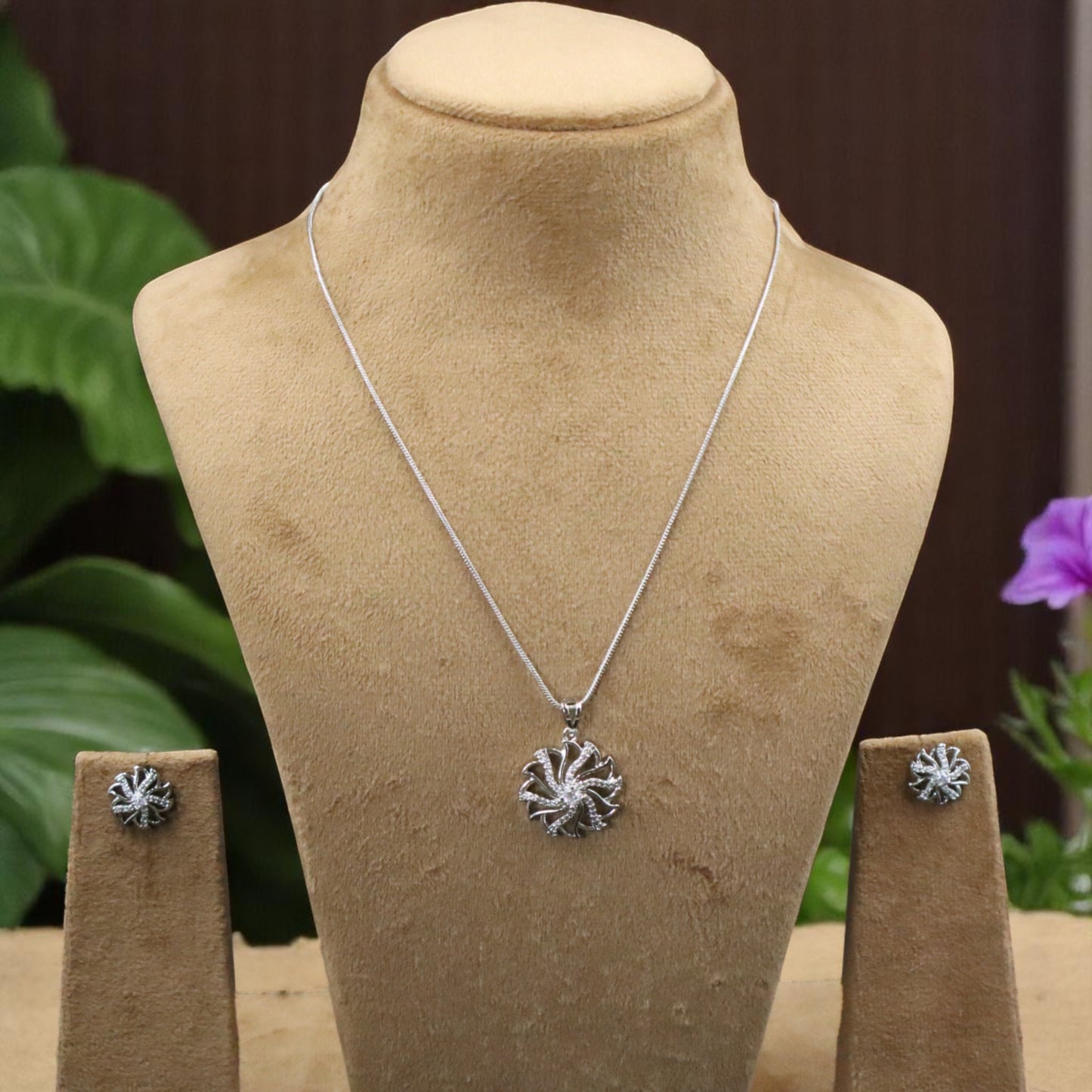 Silvery Tanishka American Diamond Pendant set